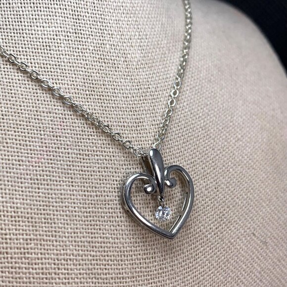 VTG Solid Sterling Silver 925 Cubic Zirconia Heart Pendant Necklace Size 18'' - Picture 3 of 11